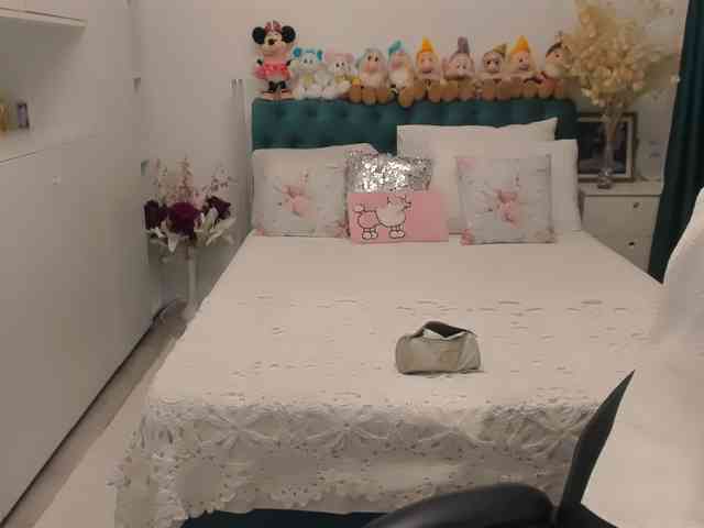 SalomeJade webcam