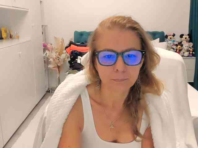 SalomeJade webcam