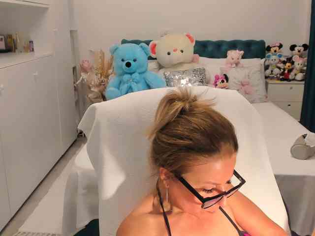 SalomeJade webcam