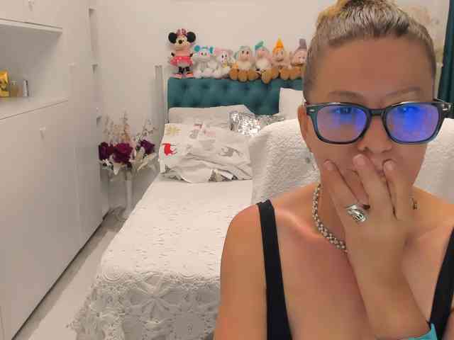 SalomeJade webcam