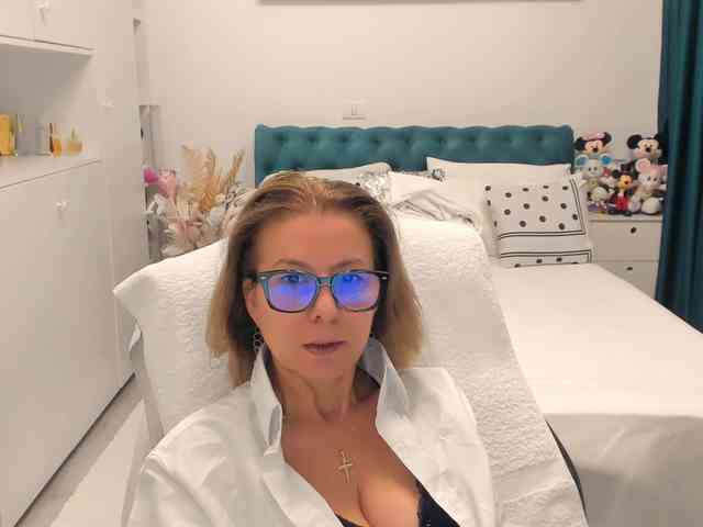 SalomeJade webcam