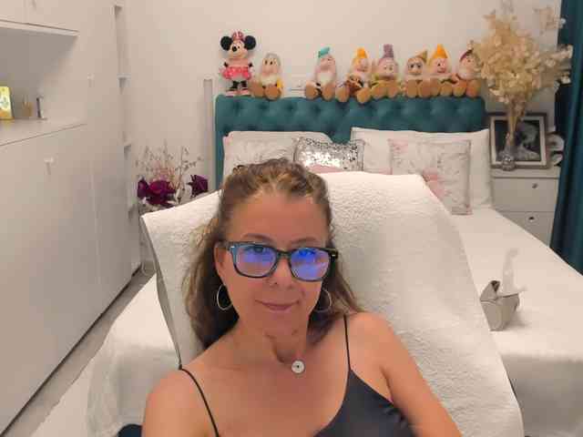 SalomeJade Live Webcam on BongaCams