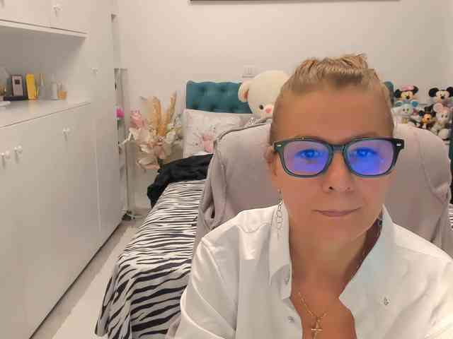 SalomeJade webcam