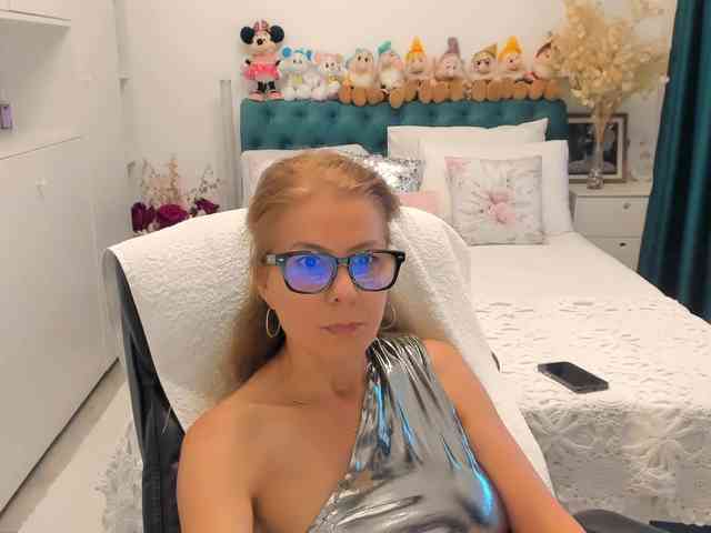 SalomeJade webcam