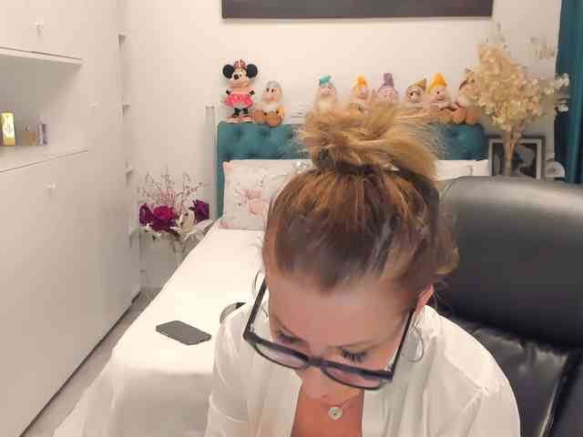 SalomeJade webcam