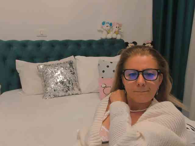 SalomeJade webcam