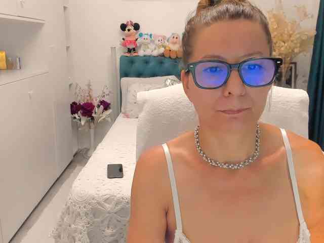 SalomeJade webcam