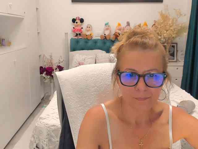SalomeJade webcam