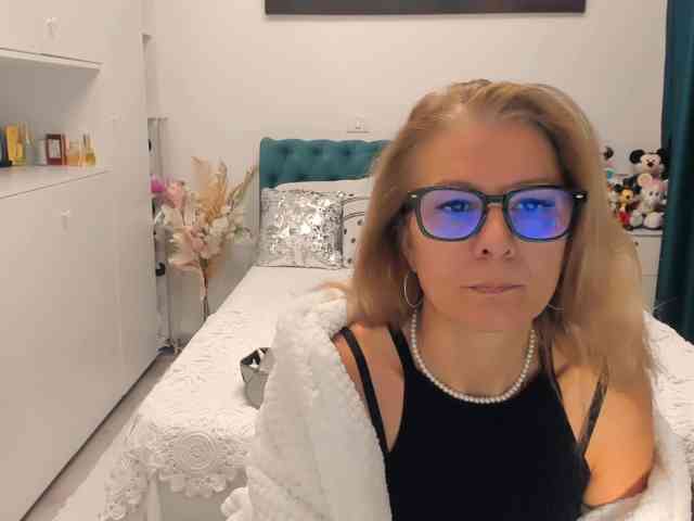 SalomeJade webcam