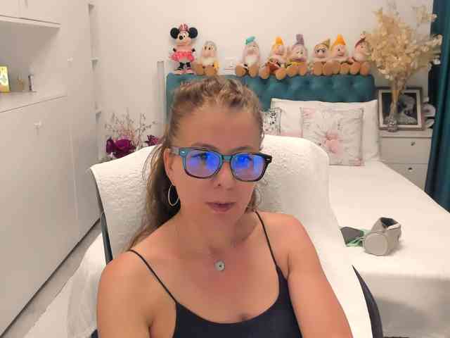 SalomeJade webcam