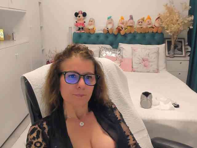 SalomeJade webcam