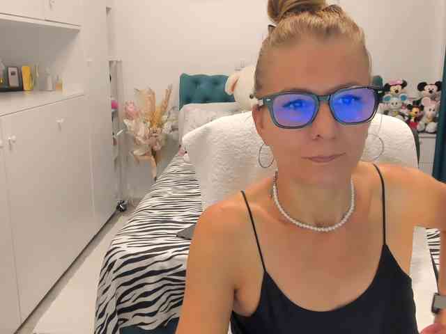 SalomeJade webcam
