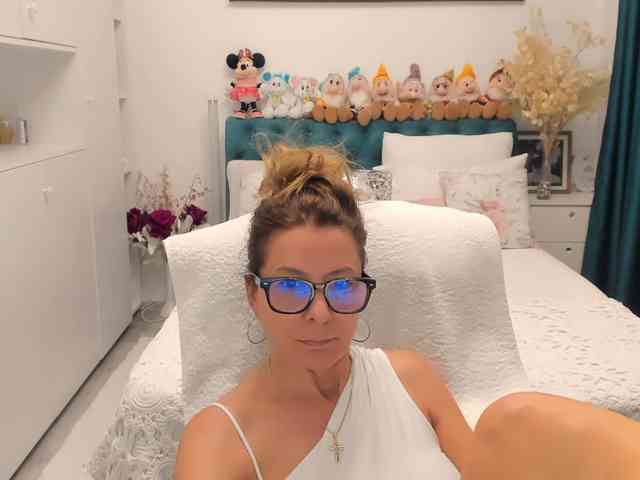 SalomeJade webcam