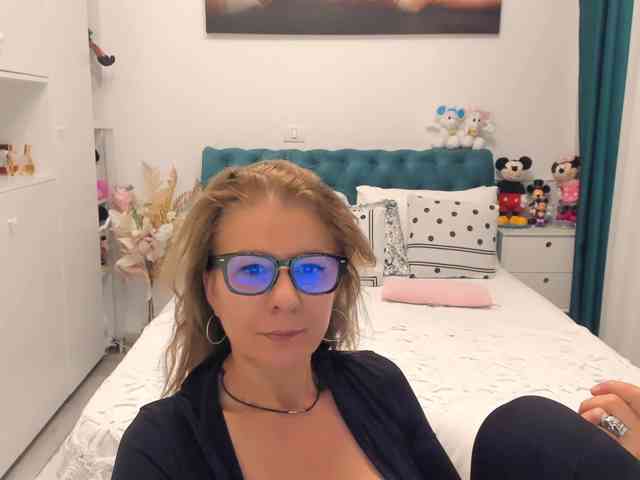 SalomeJade webcam