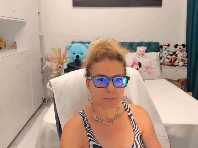 SalomeJade webcam