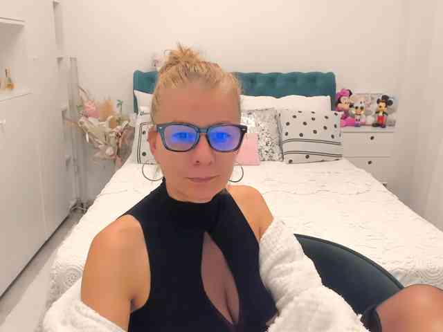 SalomeJade webcam