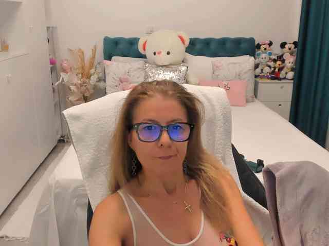 SalomeJade webcam
