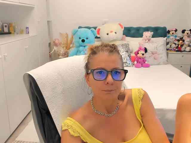 SalomeJade webcam