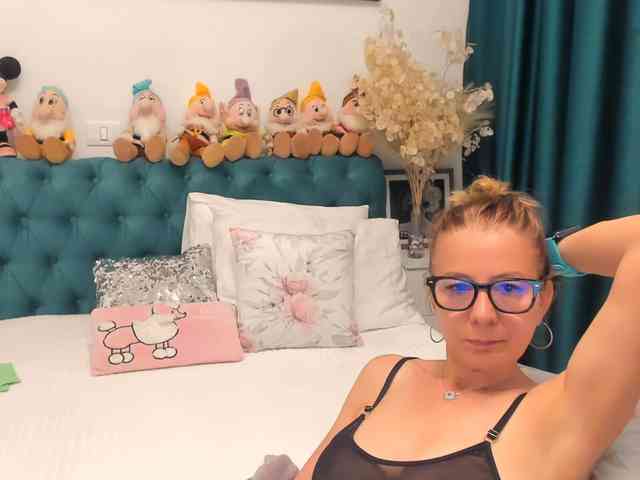 SalomeJade webcam