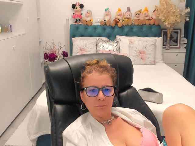 SalomeJade webcam