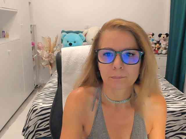 SalomeJade webcam