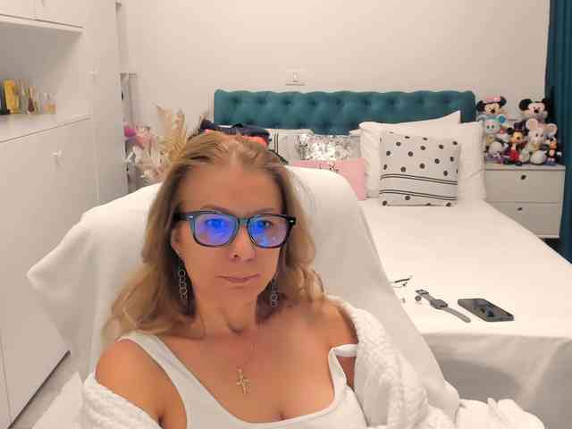 SalomeJade webcam