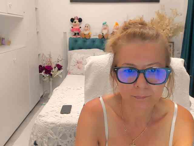 SalomeJade webcam