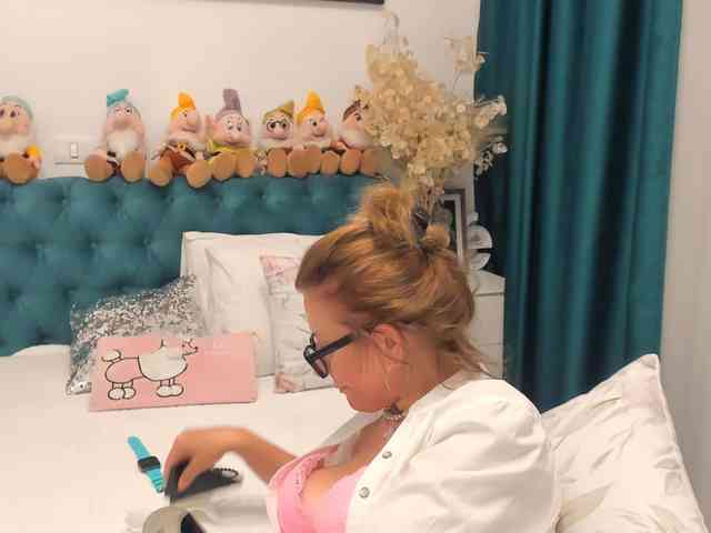 SalomeJade webcam