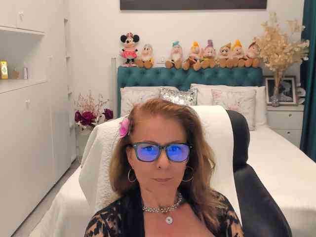 SalomeJade webcam
