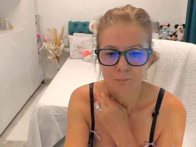 SalomeJade webcam