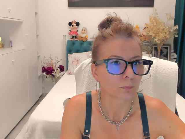 SalomeJade webcam
