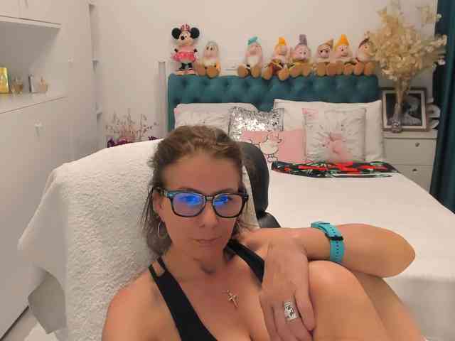 SalomeJade webcam
