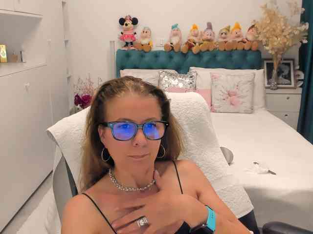 SalomeJade webcam