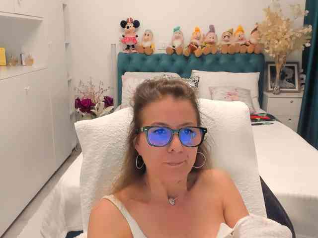 SalomeJade webcam