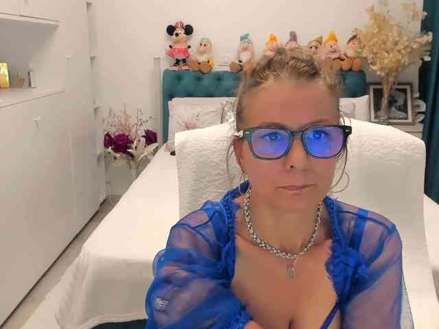 SalomeJade webcam