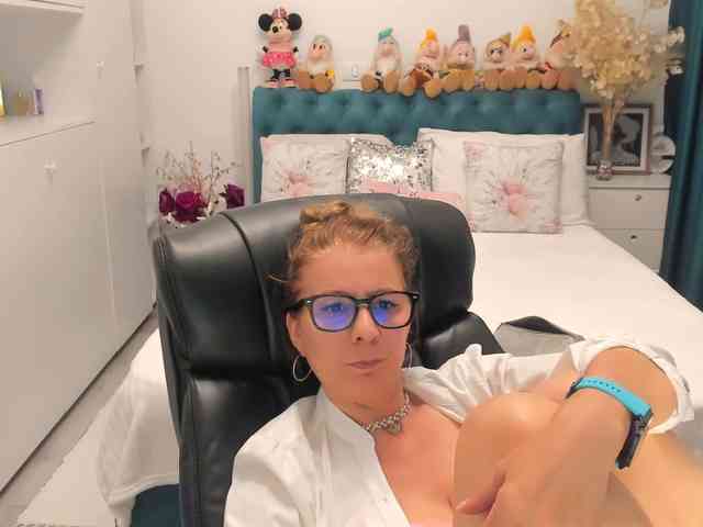 SalomeJade webcam