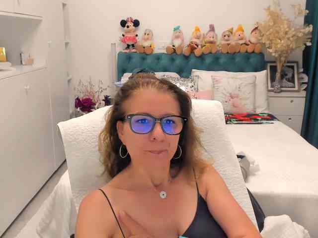 SalomeJade webcam