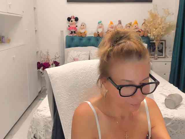 SalomeJade webcam