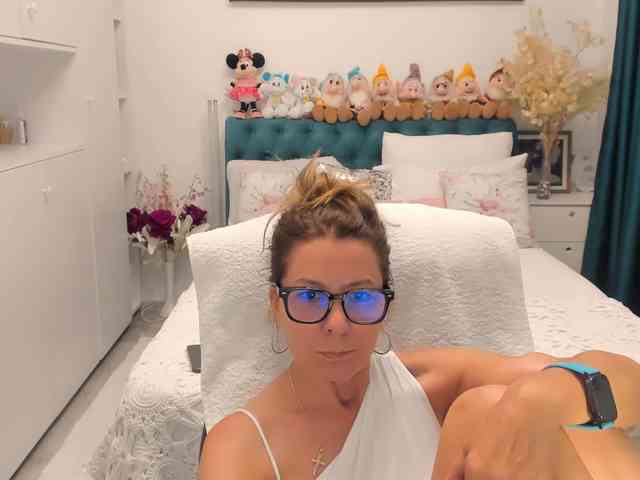 SalomeJade webcam
