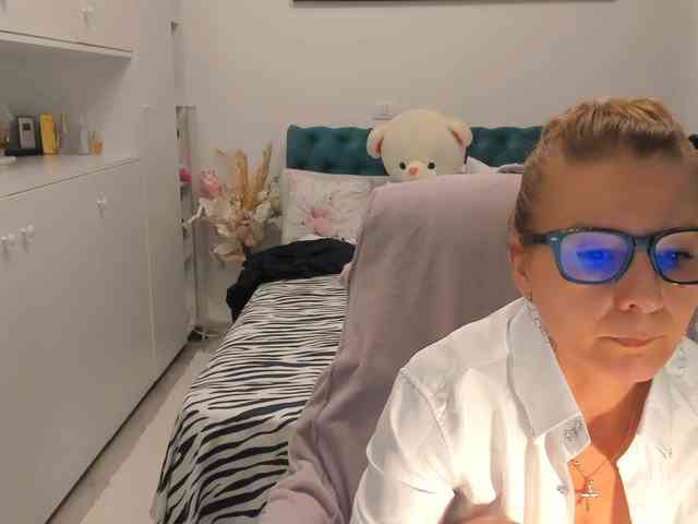 SalomeJade webcam