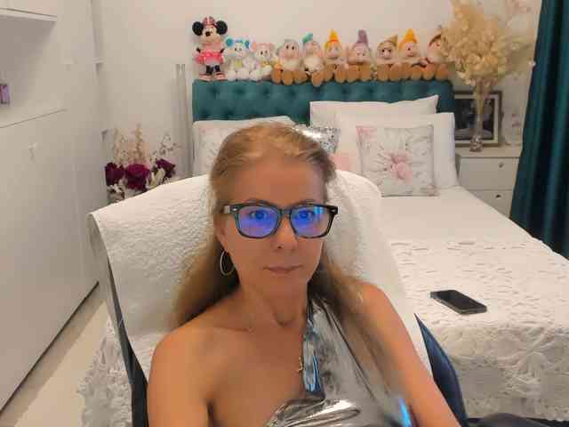 SalomeJade webcam