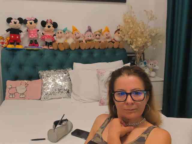 SalomeJade webcam