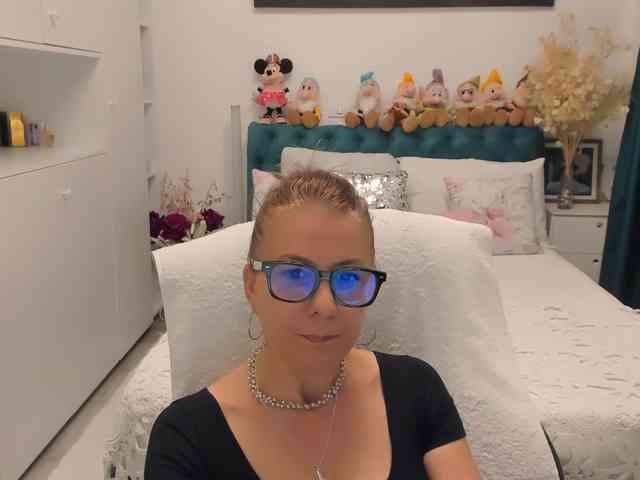 SalomeJade webcam