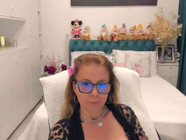 SalomeJade webcam