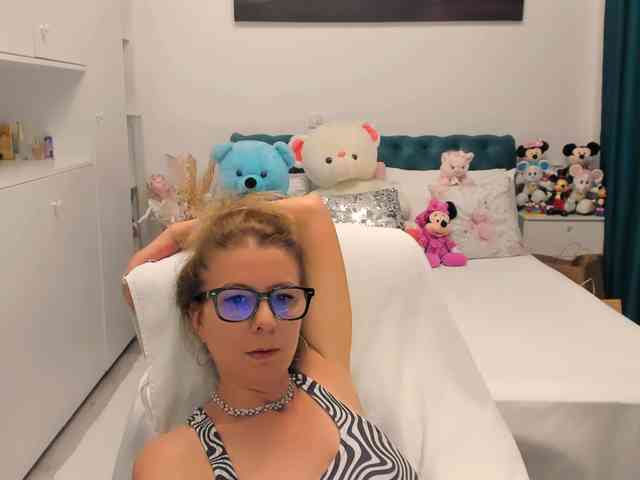 SalomeJade webcam