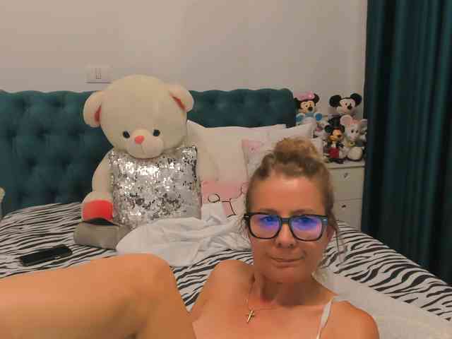 SalomeJade webcam