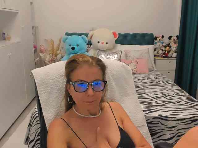 SalomeJade webcam