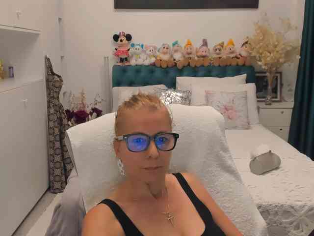 SalomeJade webcam