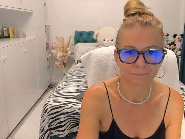 SalomeJade webcam
