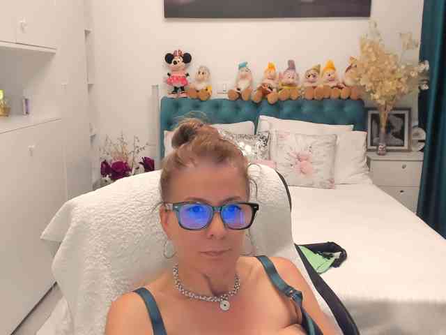 SalomeJade webcam